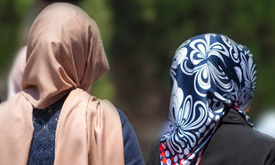  Muslim ladies in hijabs